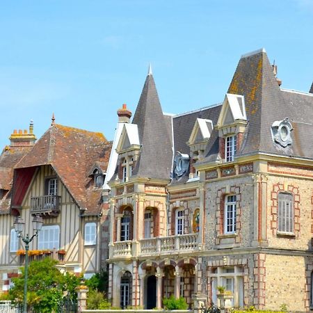 Charmant 2 pièces à 500 m des plages et du centre Apartamento Cabourg Exterior foto