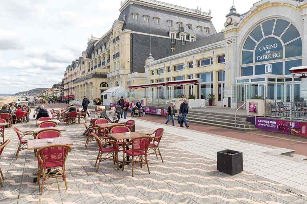 Charmant 2 pièces à 500 m des plages et du centre Cabourg Exterior foto